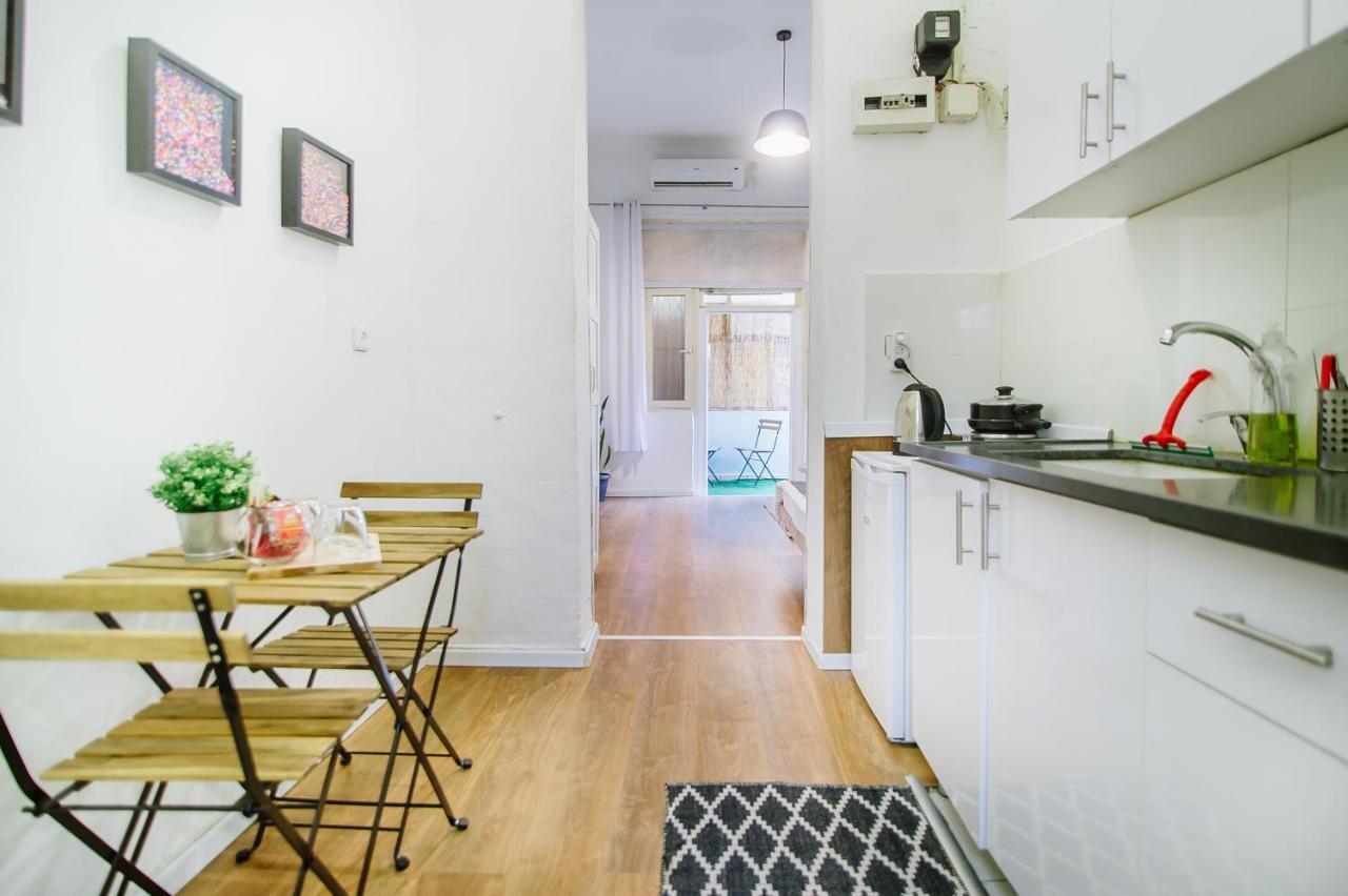 Studios By The Beach Tel Aviv Exterior photo